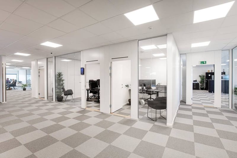 Kontorslokal på 176 m² en trappa upp i Västerås